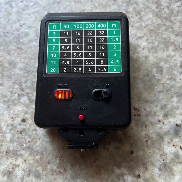 Nikon Red Camera W/ AF-S Nikkor 10-55MM 1:3.5-5.6GII, 70-300MM & MANY EXTRAS!!!! - Picture 8 of 16